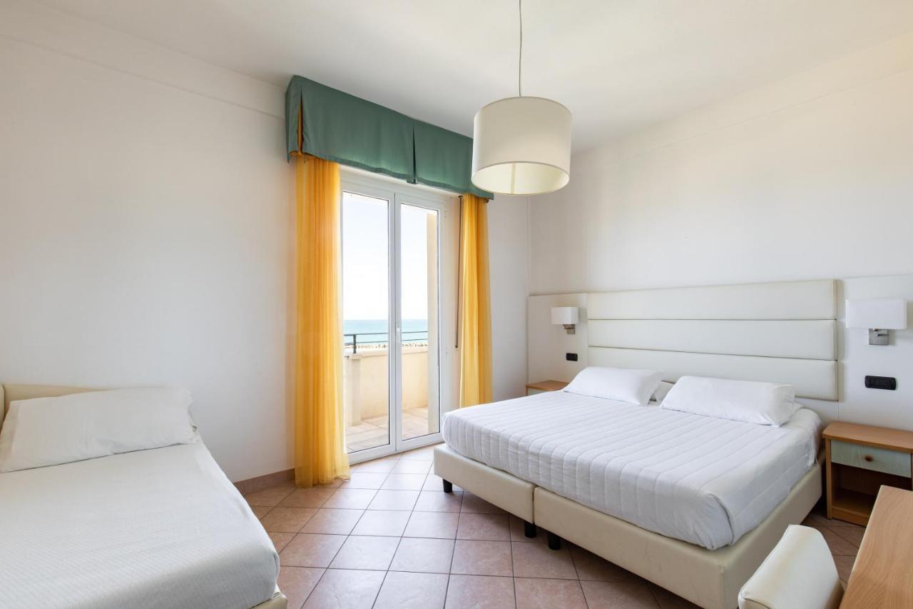 Hotel Palos Rimini Eksteriør bilde